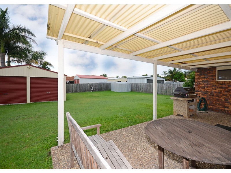 17 Deloraine Avenue, Urangan QLD 4655