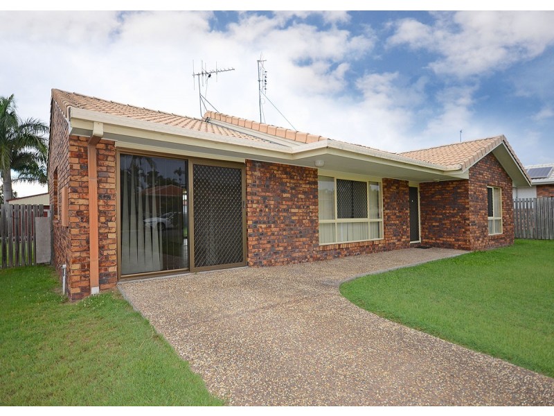 17 Deloraine Avenue, Urangan QLD 4655