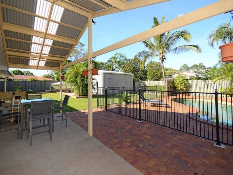 18 Hansen Street, Urangan QLD 4655