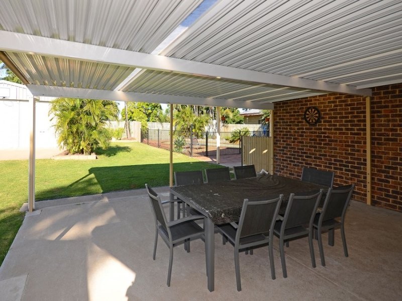 18 Hansen Street, Urangan QLD 4655