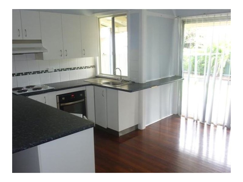 27 Caringa Street, Urangan QLD 4655