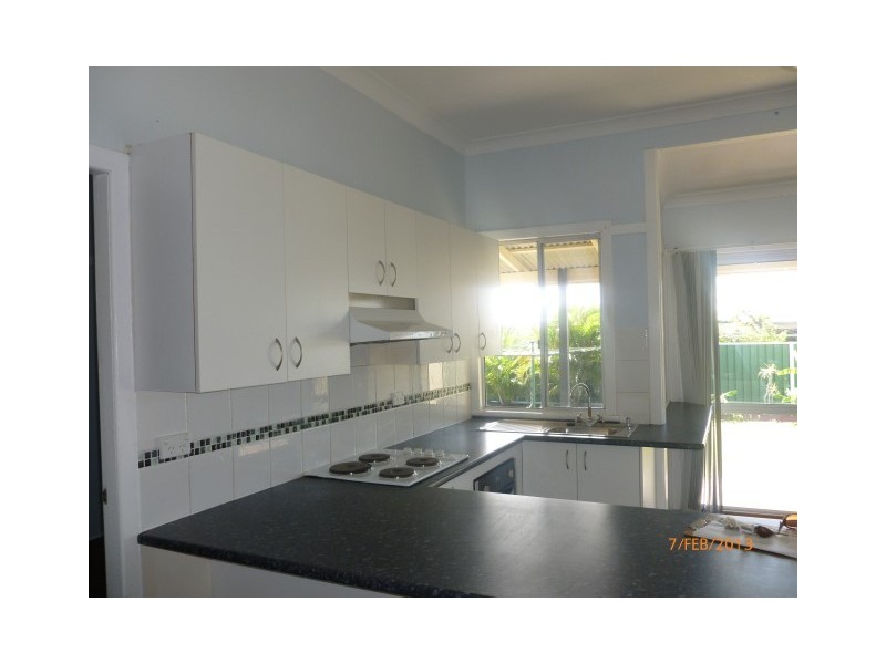 27 Caringa Street, Urangan QLD 4655