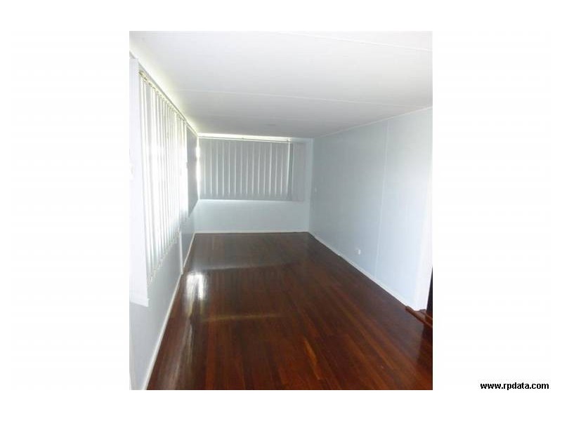 27 Caringa Street, Urangan QLD 4655