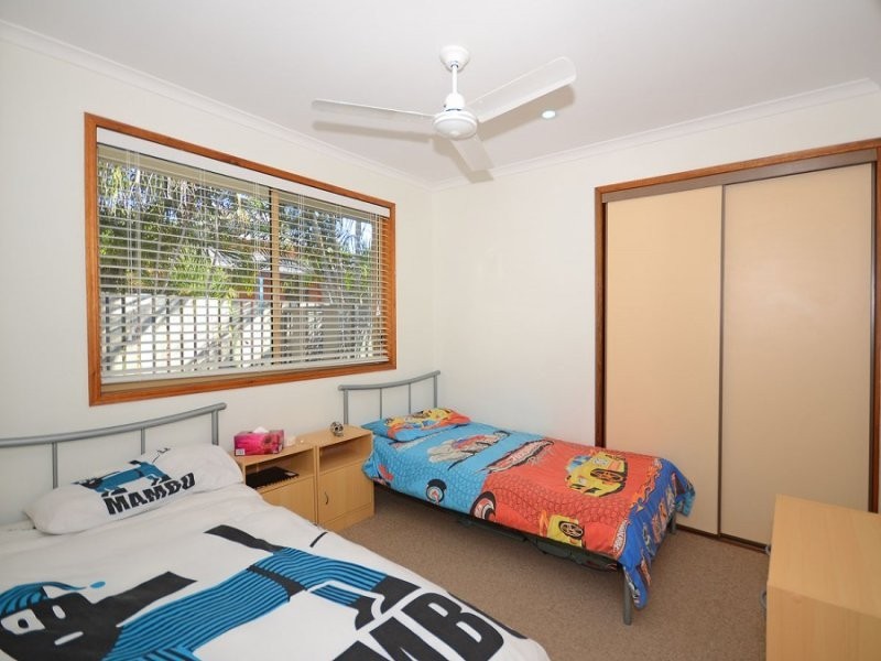 18 Hansen Street, Urangan QLD 4655