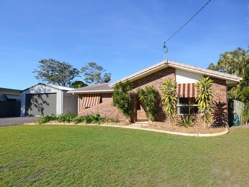 18 Hansen Street, Urangan QLD 4655