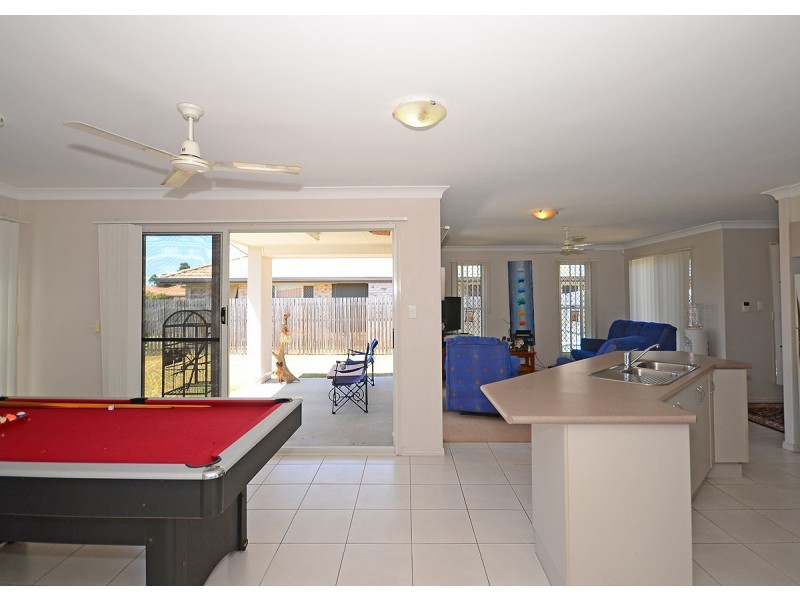 3 Bushlark Avenue, Eli Waters QLD 4655