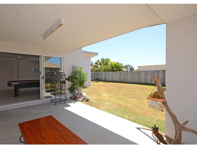 3 Bushlark Avenue, Eli Waters QLD 4655