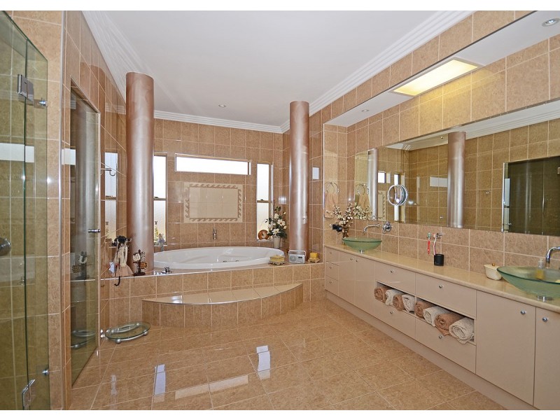 28 Lancewood Court, Wondunna QLD 4655