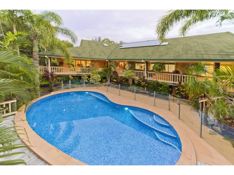 6 Pristine Place, Dundowran Beach QLD 4655