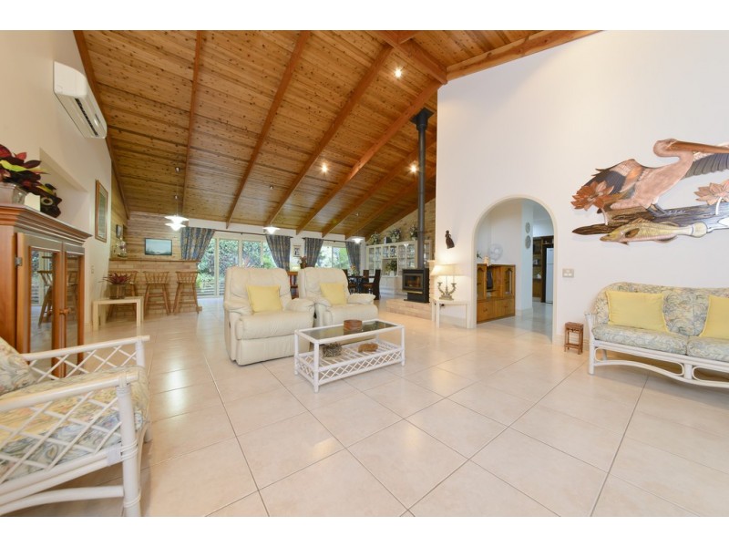 6 Pristine Place, Dundowran Beach QLD 4655