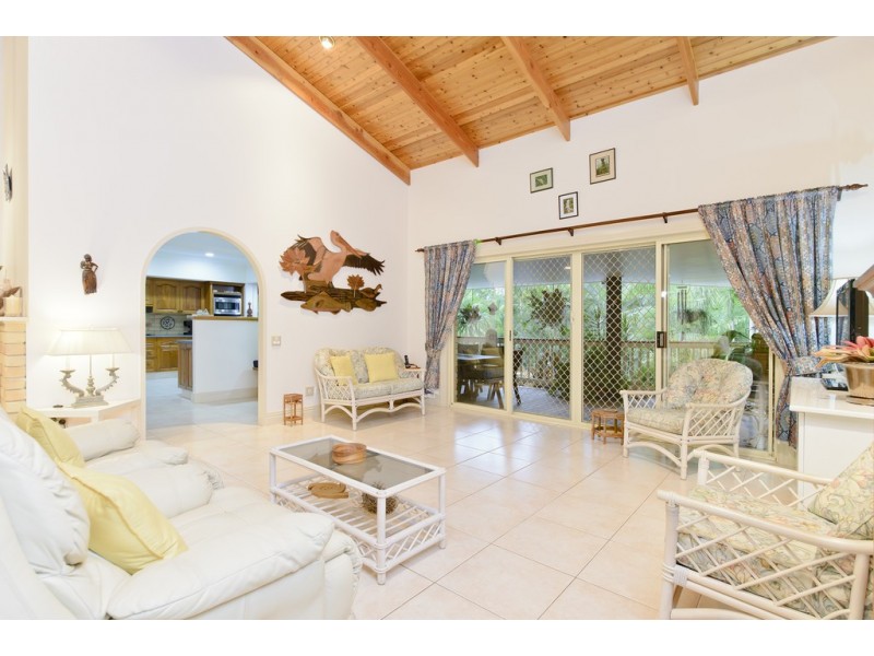 6 Pristine Place, Dundowran Beach QLD 4655