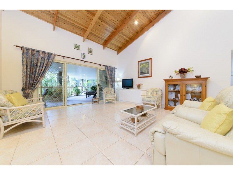 6 Pristine Place, Dundowran Beach QLD 4655