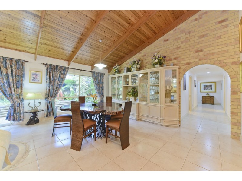 6 Pristine Place, Dundowran Beach QLD 4655