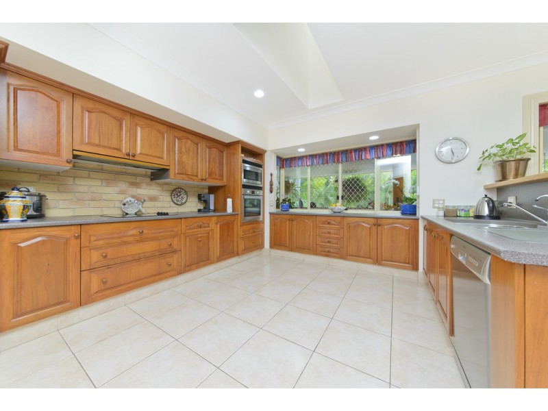 6 Pristine Place, Dundowran Beach QLD 4655