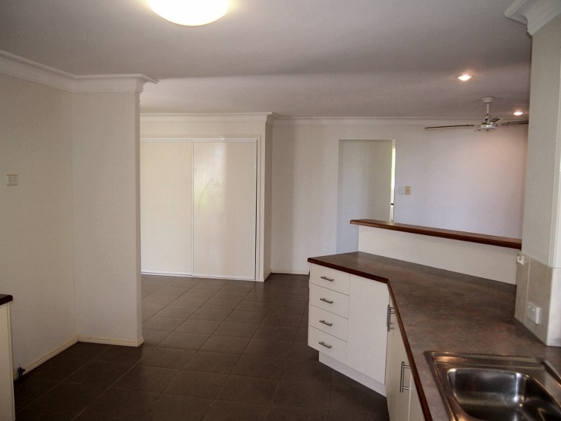 16 Queensbury Grove, Urraween QLD 4655