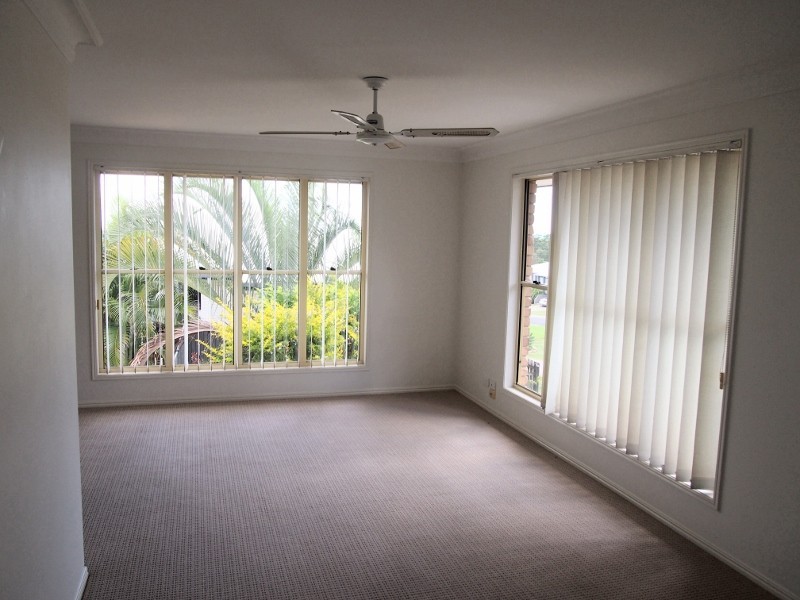 16 Queensbury Grove, Urraween QLD 4655