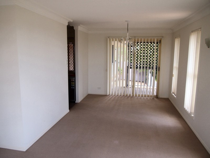 16 Queensbury Grove, Urraween QLD 4655