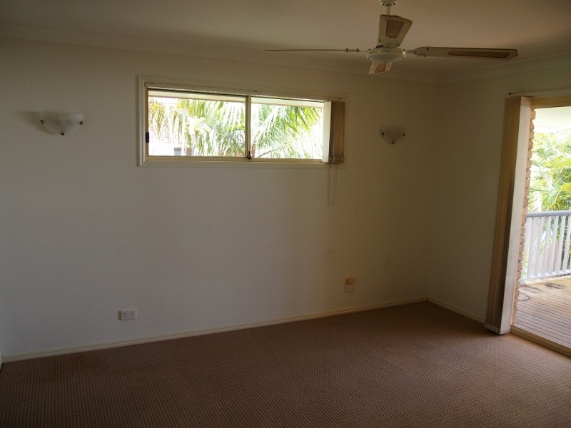 16 Queensbury Grove, Urraween QLD 4655