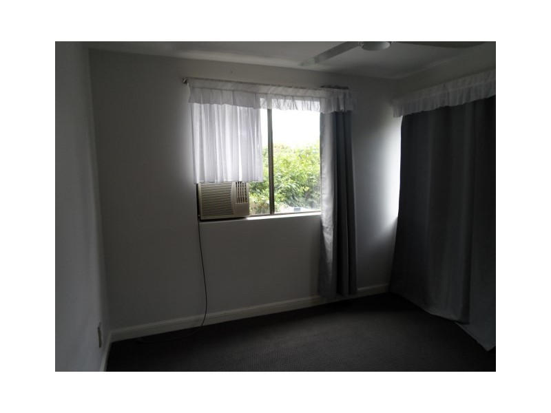 12 James, Urangan QLD 4655