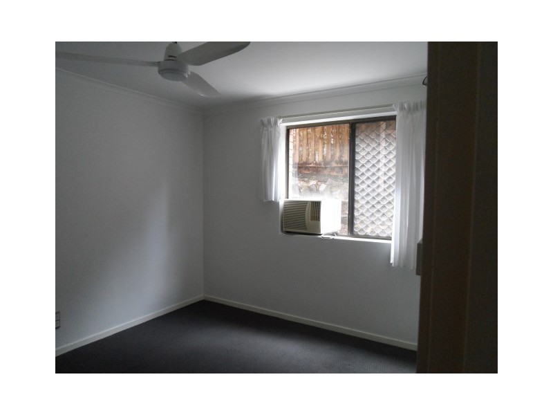 12 James, Urangan QLD 4655