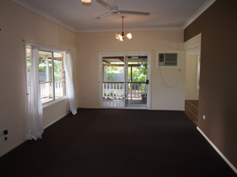 9-11 Verden Drive, Urangan QLD 4655