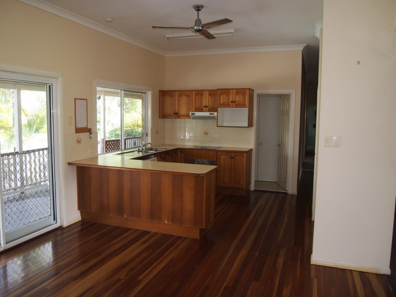 9-11 Verden Drive, Urangan QLD 4655