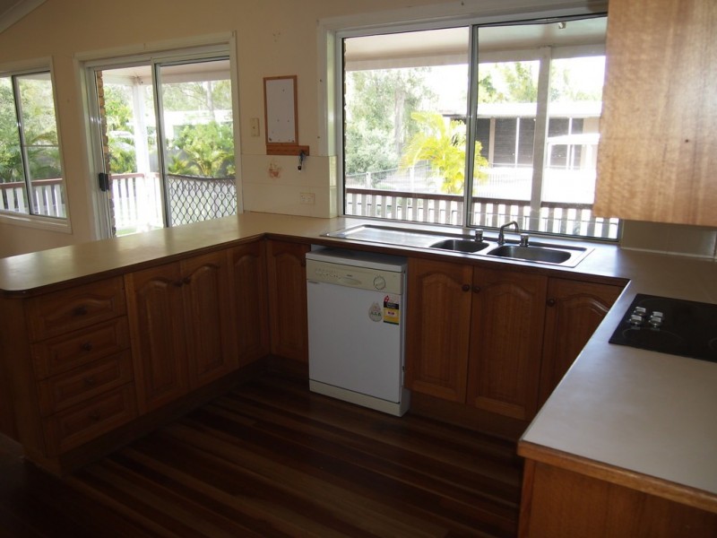 9-11 Verden Drive, Urangan QLD 4655