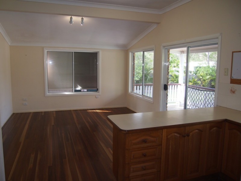 9-11 Verden Drive, Urangan QLD 4655