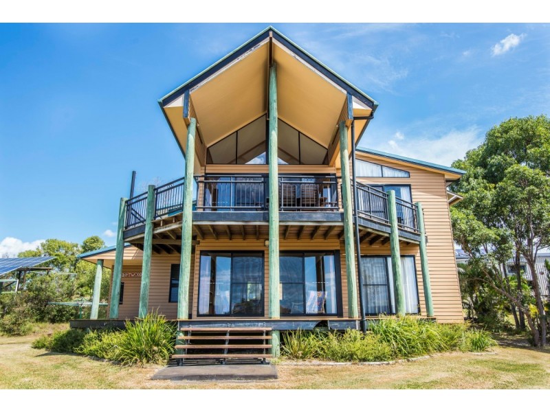 11 Euenmundi Court, Fraser Island QLD 4581