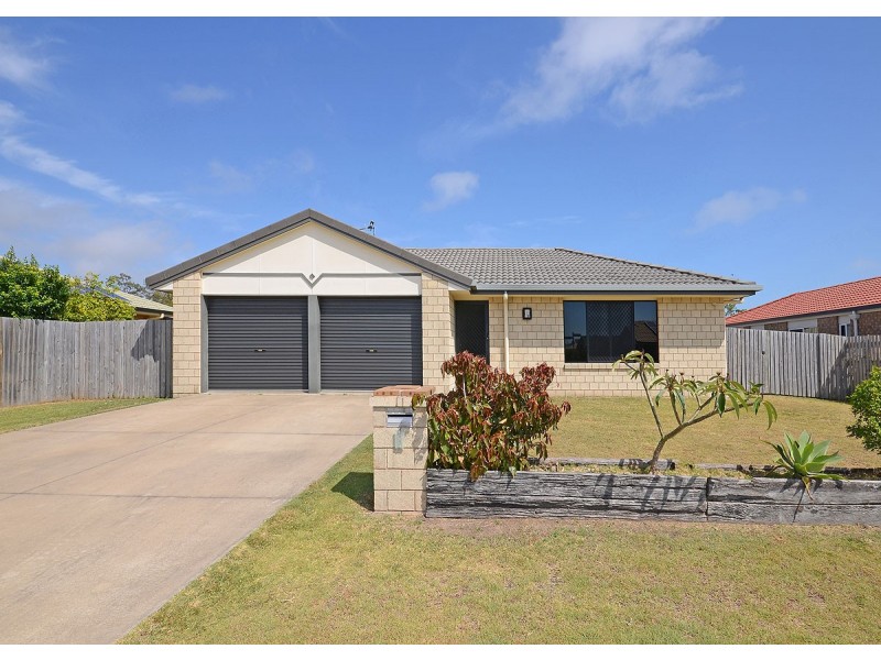 8 Zircon Street, Urangan QLD 4655