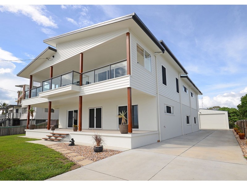 556 Charlton Esplanade, Urangan QLD 4655