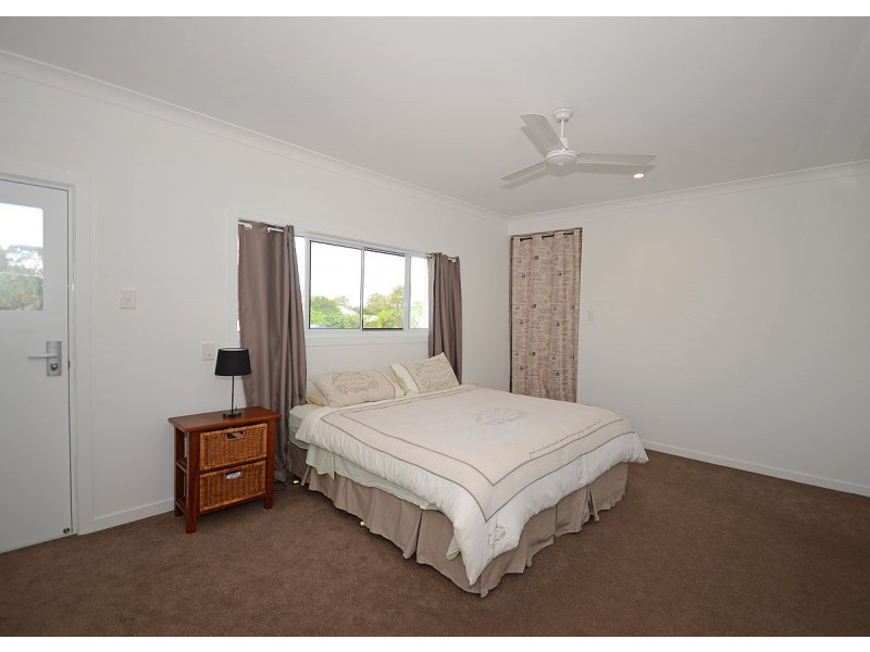 556 Charlton Esplanade, Urangan QLD 4655