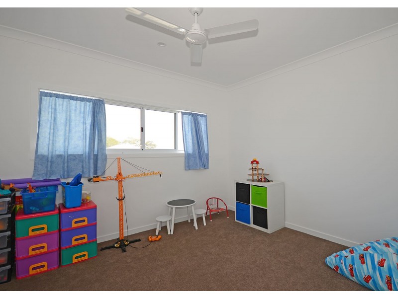 556 Charlton Esplanade, Urangan QLD 4655