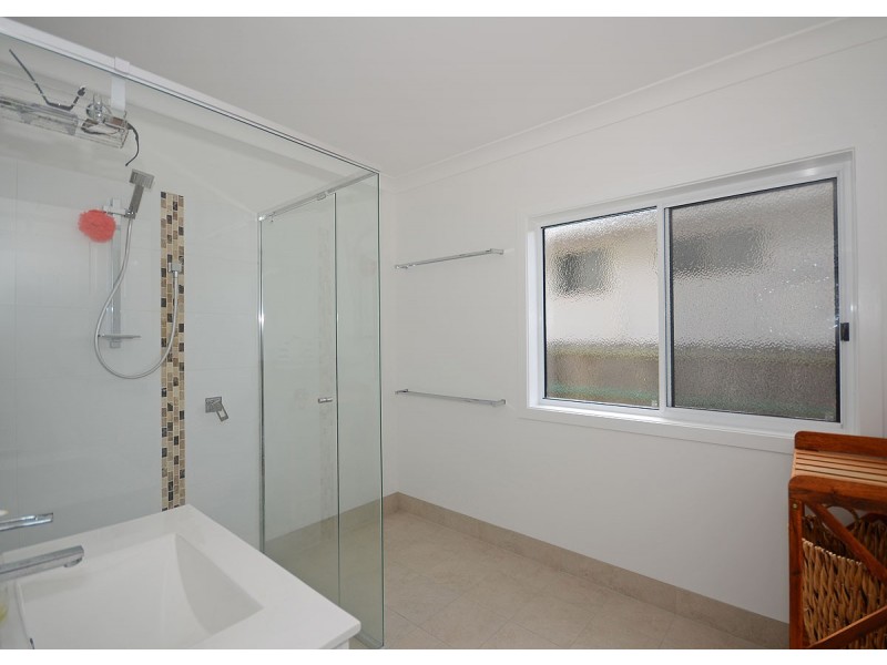 556 Charlton Esplanade, Urangan QLD 4655