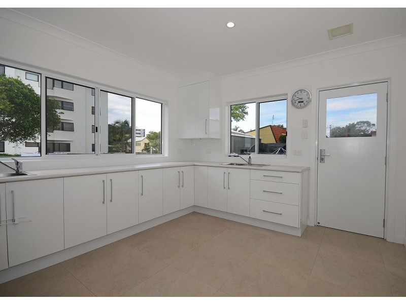 556 Charlton Esplanade, Urangan QLD 4655