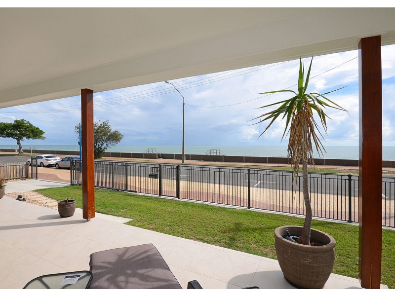 556 Charlton Esplanade, Urangan QLD 4655