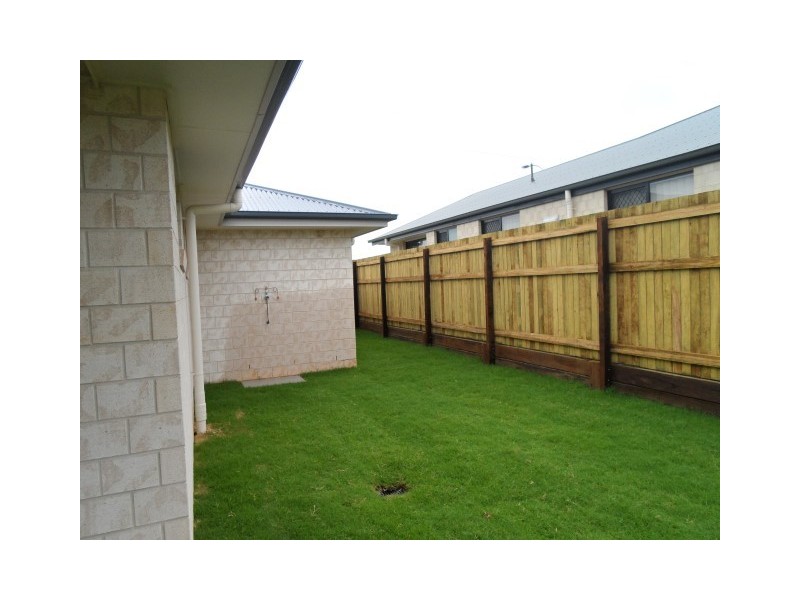 10 Serene Way, Wondunna QLD 4655