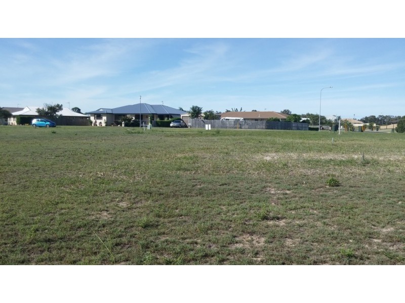 13 Lakes Boulevard, Burrum Heads QLD 4659