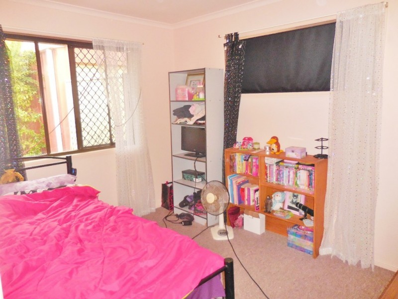 12 Aimee Drive, Urangan QLD 4655