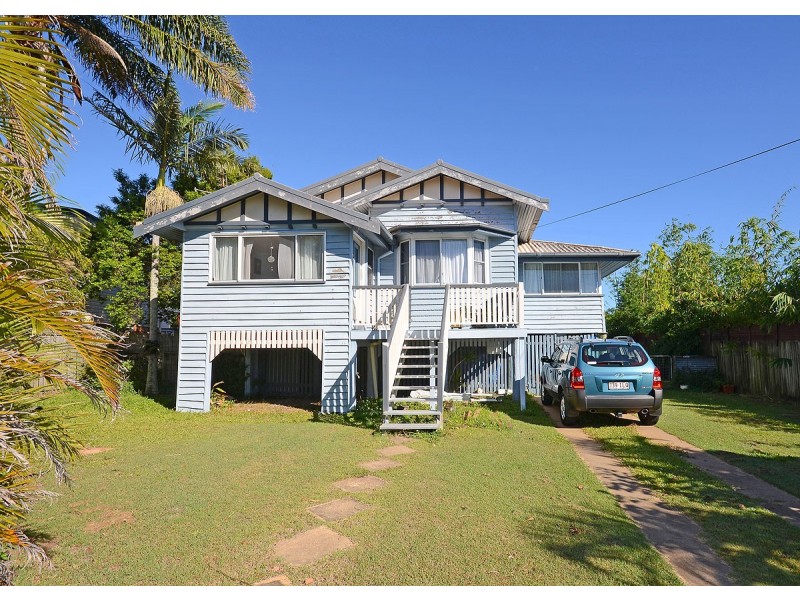 27 Beach Road, Pialba QLD 4655