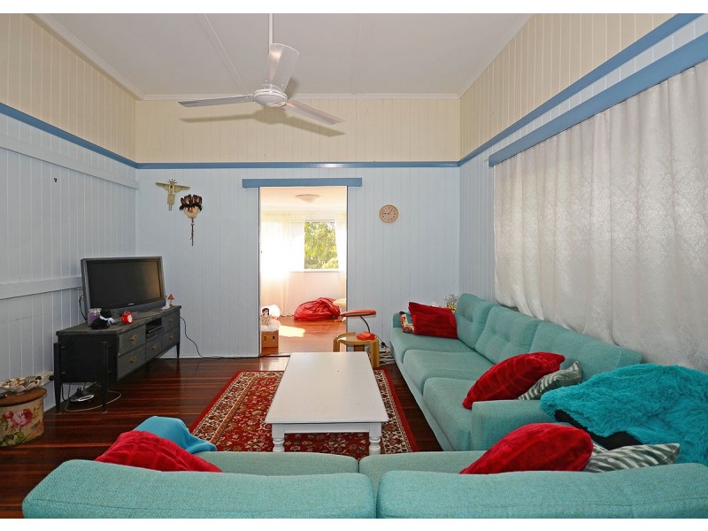 27 Beach Road, Pialba QLD 4655