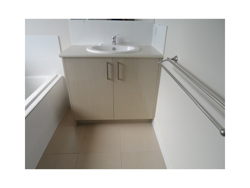 18 Steel Street, Nikenbah QLD 4655