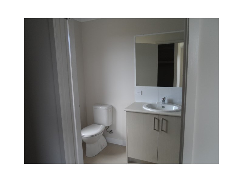 18 Steel Street, Nikenbah QLD 4655