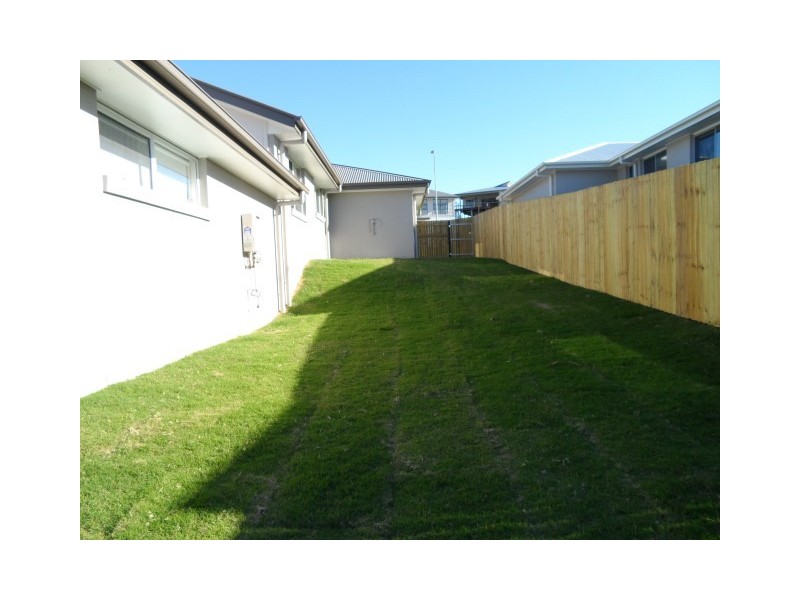 18 Steel Street, Nikenbah QLD 4655