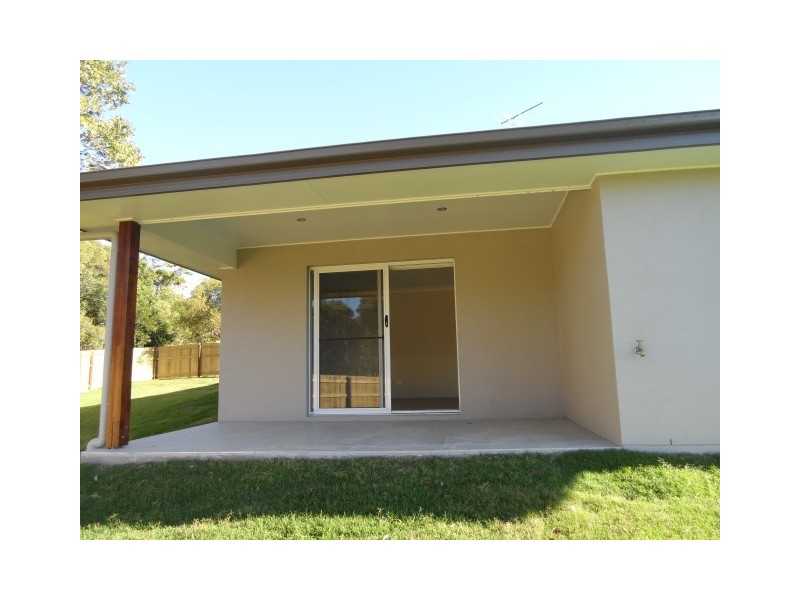 18 Steel Street, Nikenbah QLD 4655