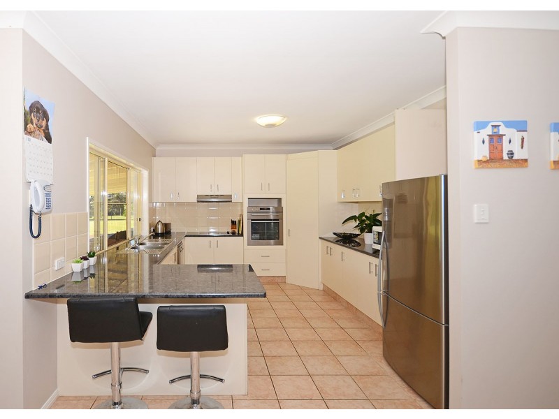 23-25 Jindera Court, Wondunna QLD 4655