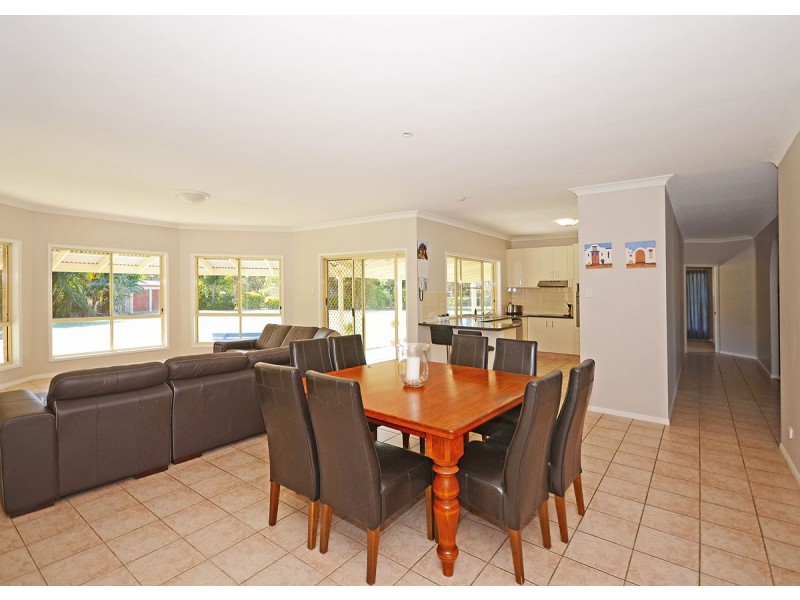 23-25 Jindera Court, Wondunna QLD 4655