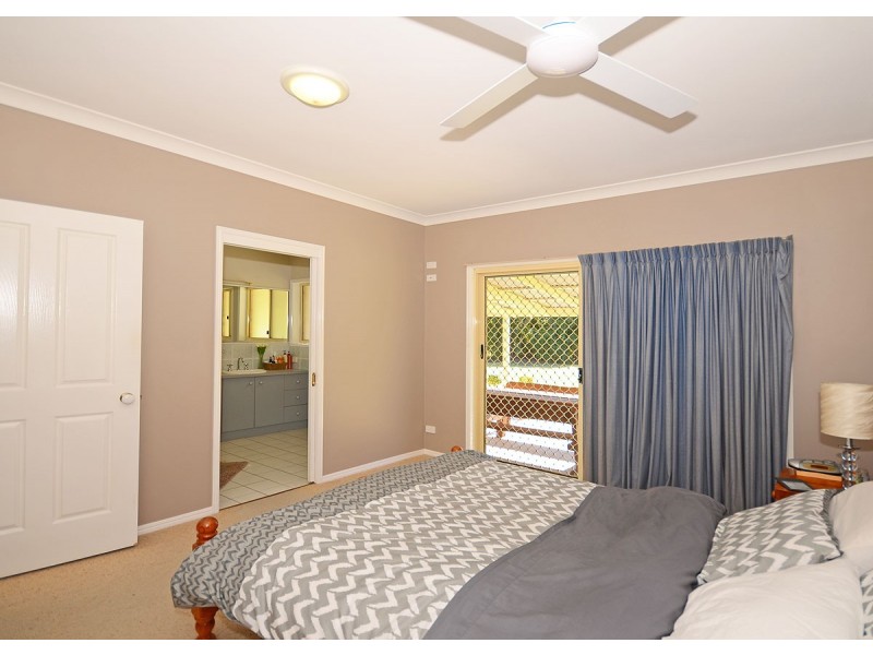 23-25 Jindera Court, Wondunna QLD 4655