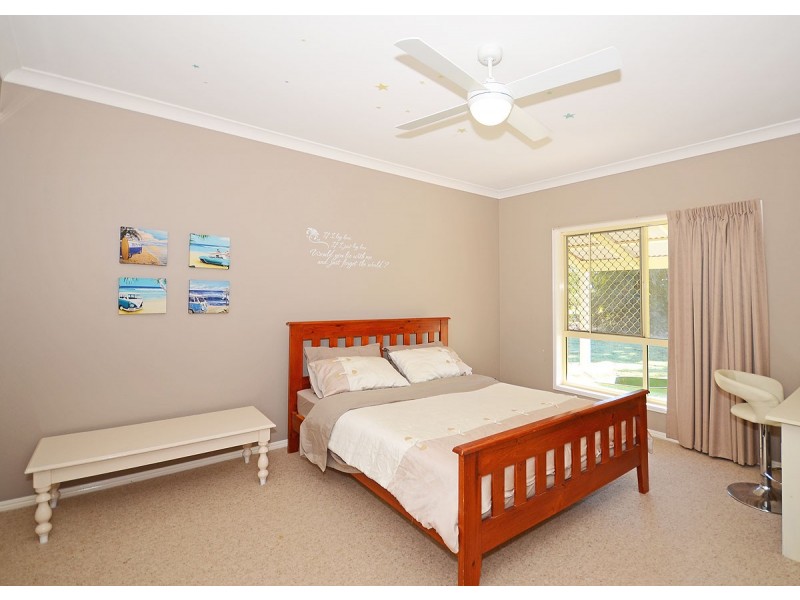 23-25 Jindera Court, Wondunna QLD 4655