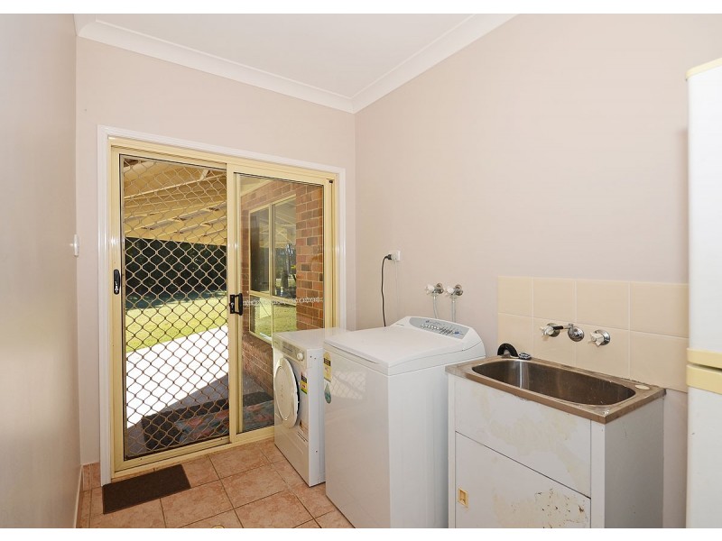 23-25 Jindera Court, Wondunna QLD 4655